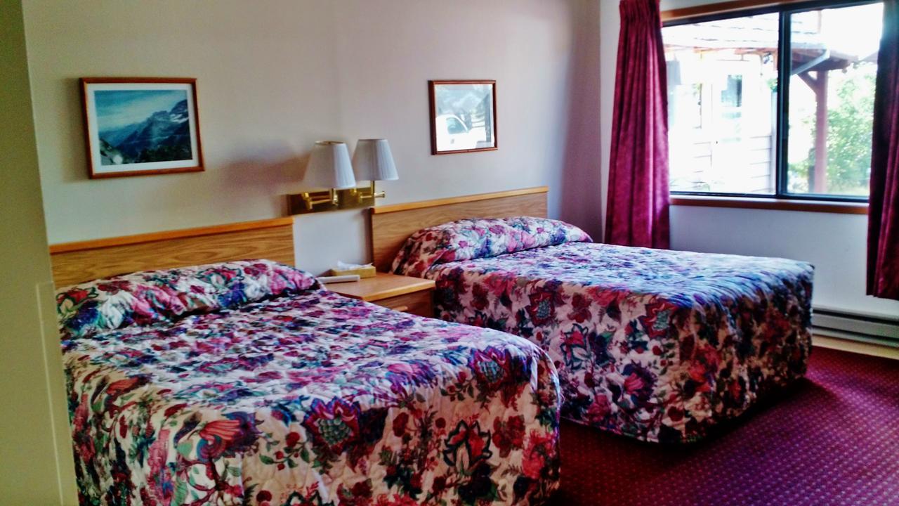 East Glacier Motel & CabinsEast Glacier Park Village エクステリア 写真