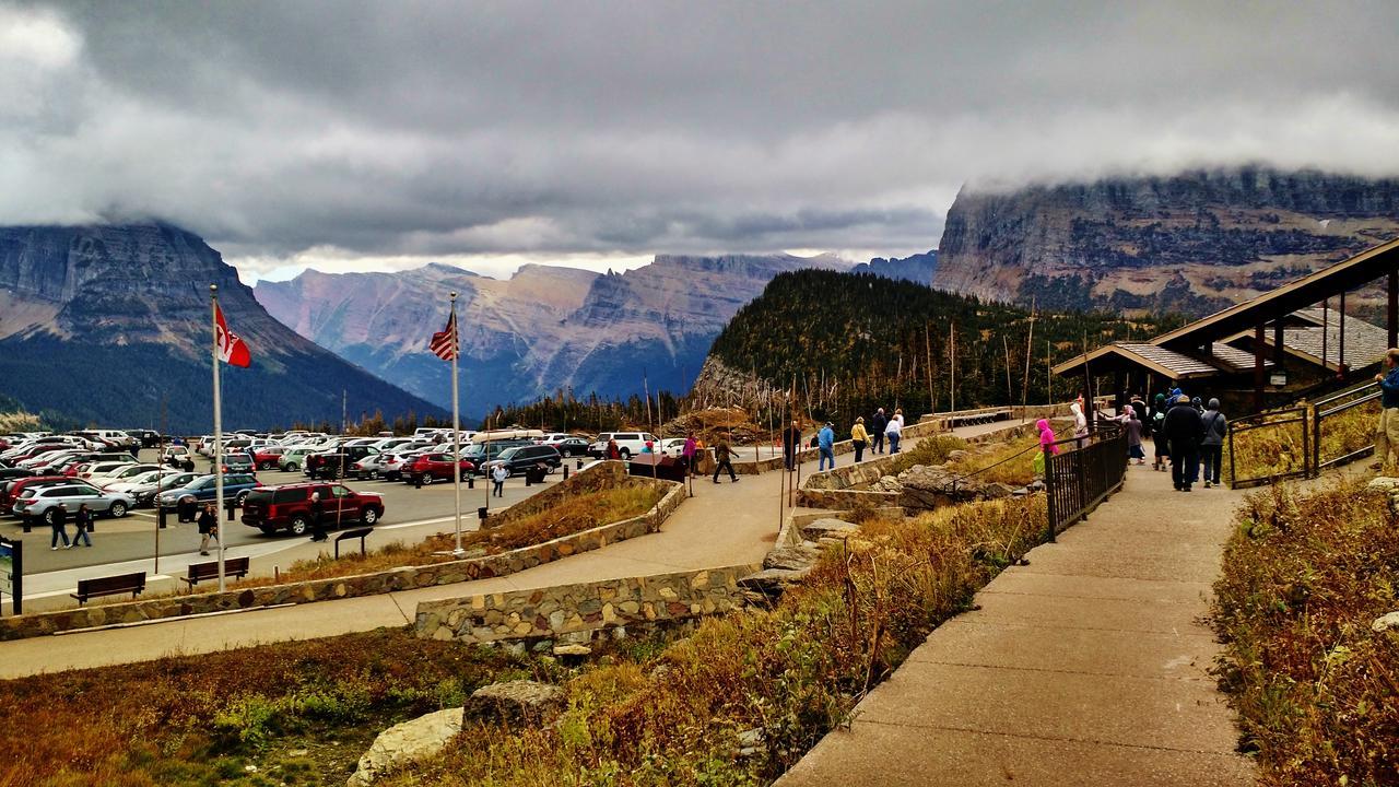 East Glacier Motel & CabinsEast Glacier Park Village エクステリア 写真