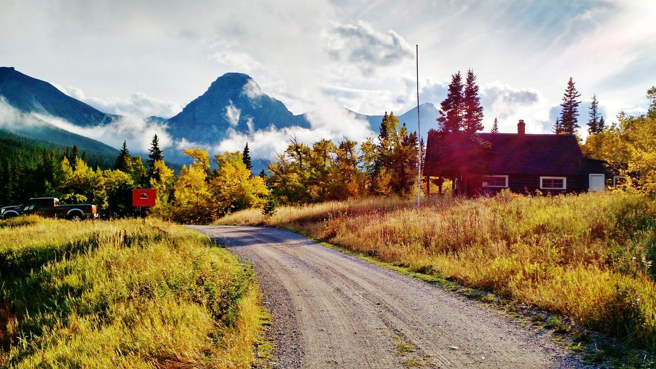 East Glacier Motel & CabinsEast Glacier Park Village エクステリア 写真